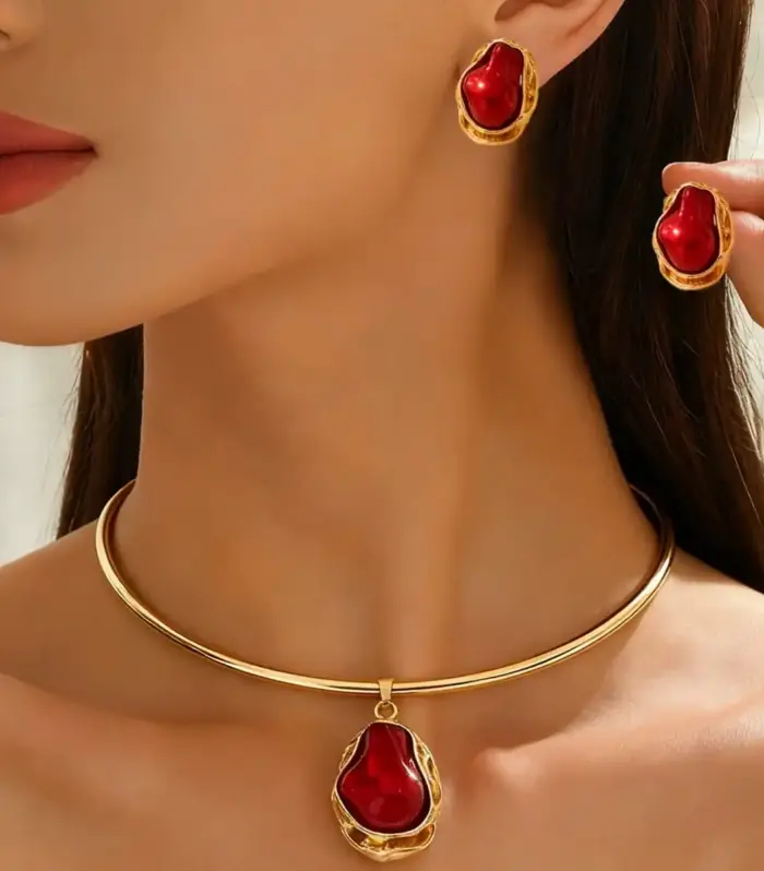 Baroque Pendant Gold Choker and Stud Earring Set